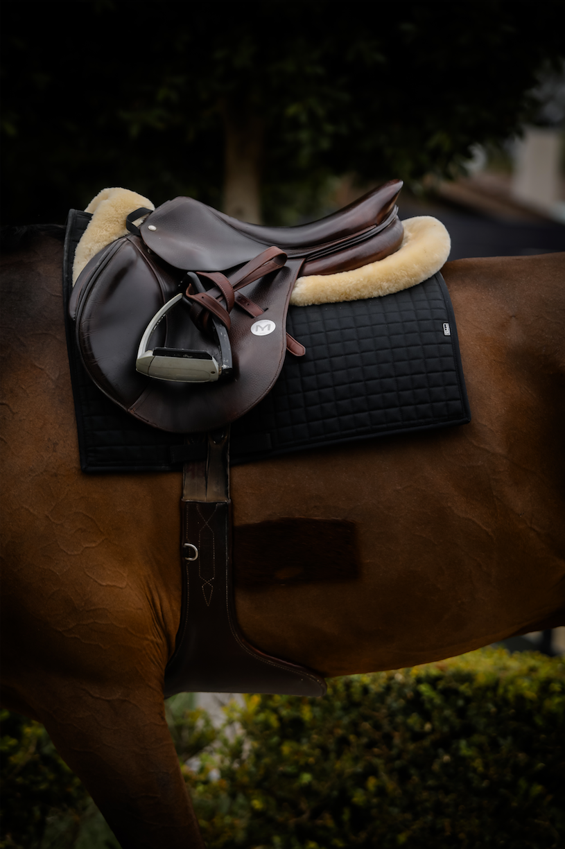 The Ergonomic Square Cut Saddle Pad - Black